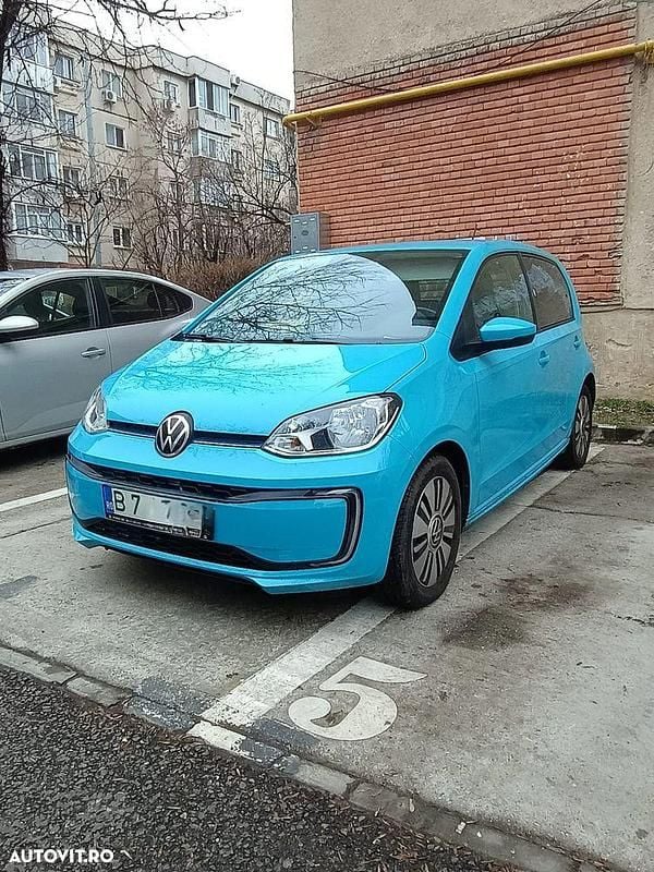 Second-hand VW e-up! 60 kW (82 CP) 2022 Culoarealbastru Hatchback
