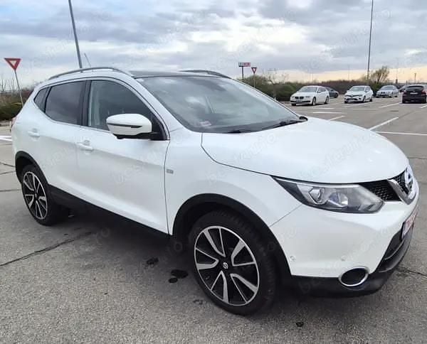 Alb Utilizat 2015 Nissan Qashqai Tekna SUV | 10.990 EUR (Preț bun) - Imagine 1/4