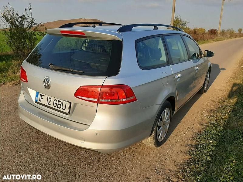 Second-hand VW Passat Trendline 140 CP (102 kW) 2012 Argintiu Break