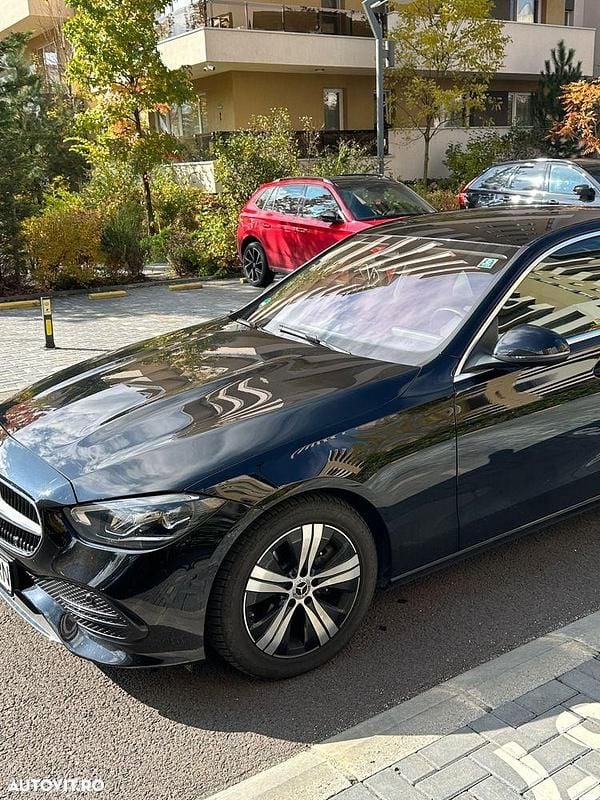 Second-hand Mercedes C220 Avantgarde 200 CP (147 kW) 2022 Culoarenegru Break
