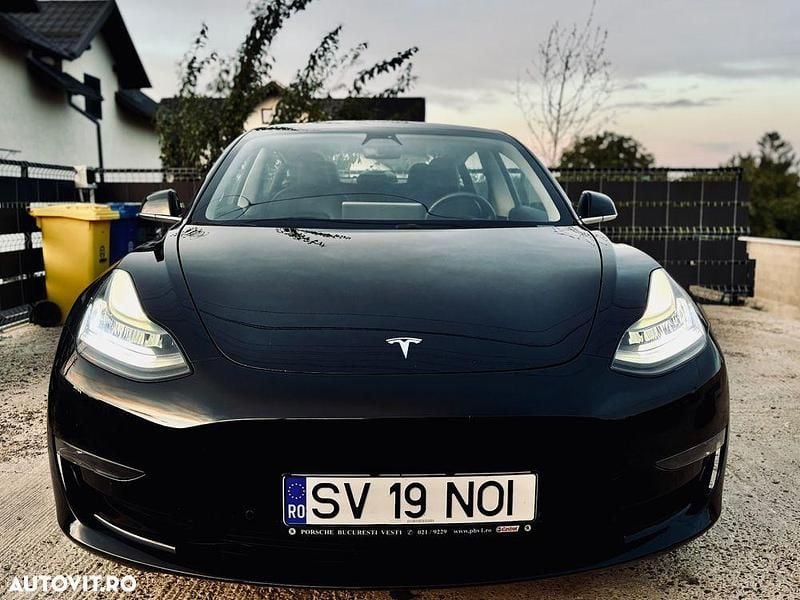 Negru Utilizat 2019 Tesla Model 3 Standard Range Plus Berlinǎ | 16.950 EUR (Preț OK) - Imagine 1/4