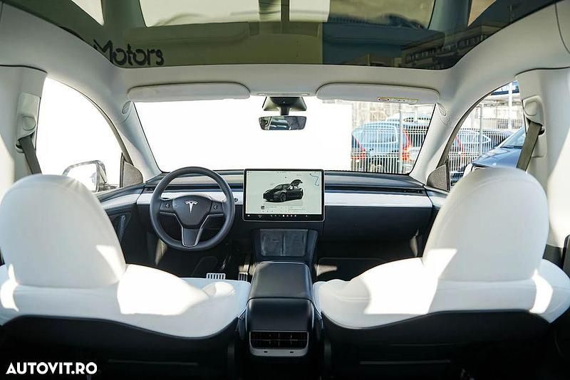 Second-hand Tesla Model Y 392 kW (534 CP) 2023 Culoarenegru SUV