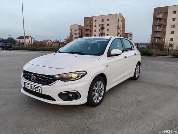 Alb Utilizat 2016 Fiat Tipo Lounge Hatchback | 6.990 EUR (Scump) - Imagine 1/4