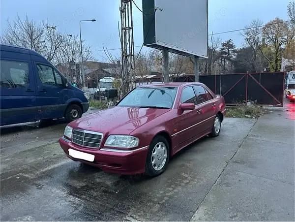 Second-hand Mercedes C250 111 CP (81 kW) 1994 Visiniu Berlinǎ