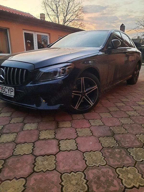 Utilizat 2019 Mercedes A220 Berlinǎ | 21.500 EUR - Imagine 1/3