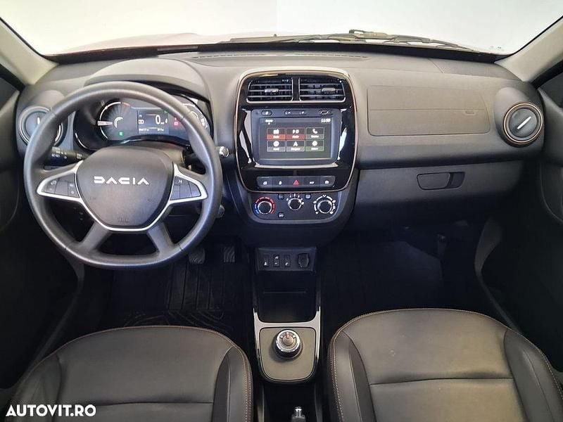 Second-hand Dacia Spring Extreme 47 kW (65 CP) 2023 Culoarerosu Hatchback