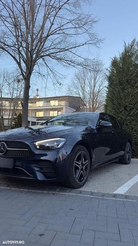 Second-hand Mercedes E300 306 CP (225 kW) 2021 Culoarealbastru Berlinǎ