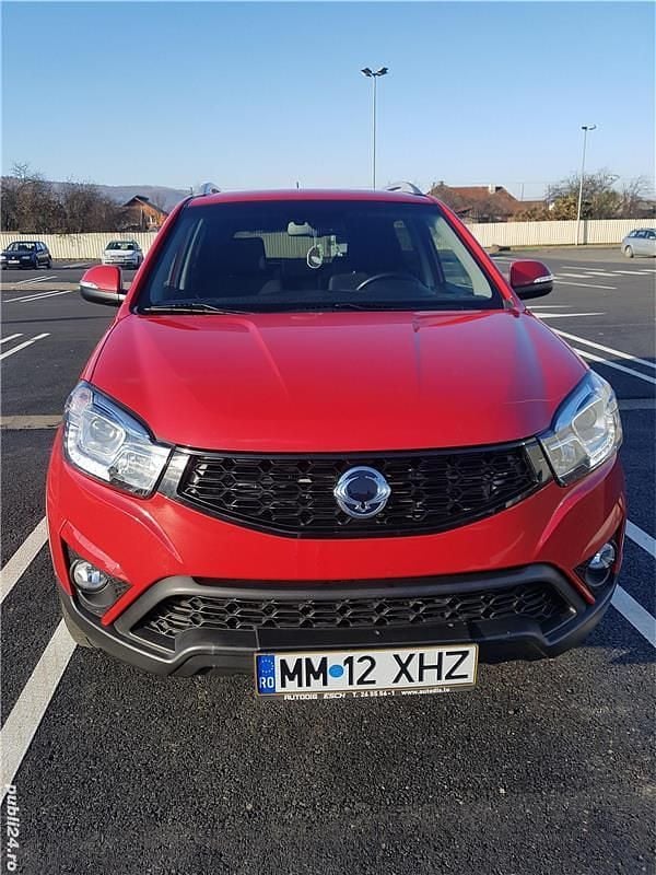 Rosu Utilizat 2016 Ssangyong (KGM) Korando SUV | 11.900 EUR - Imagine 1/4