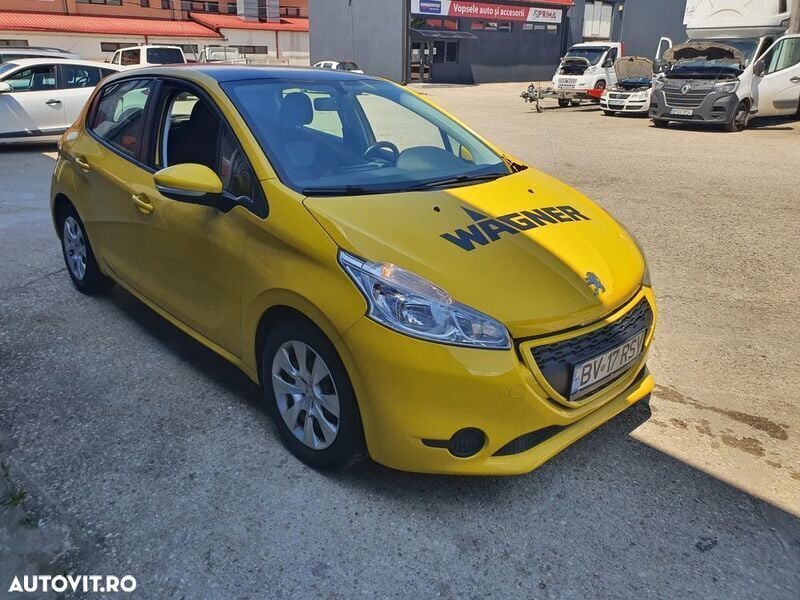 Galbeuriu Utilizat 2012 Peugeot 208 Hatchback | 4.200 EUR (Puțin scump) - Imagine 1/4