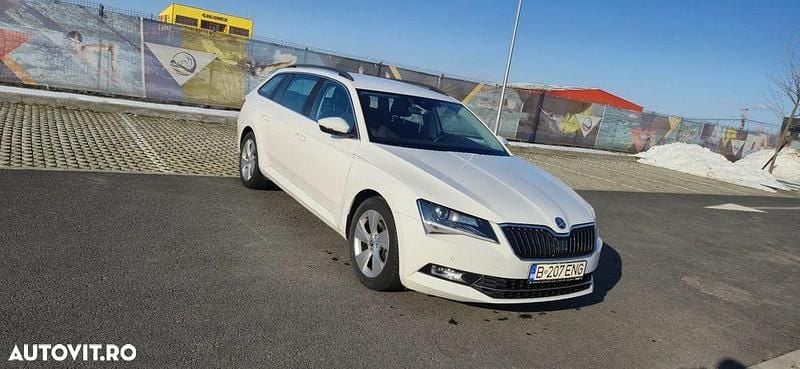 Second-hand Skoda Superb Style 190 CP (139 kW) 2017 Culoarealb Break