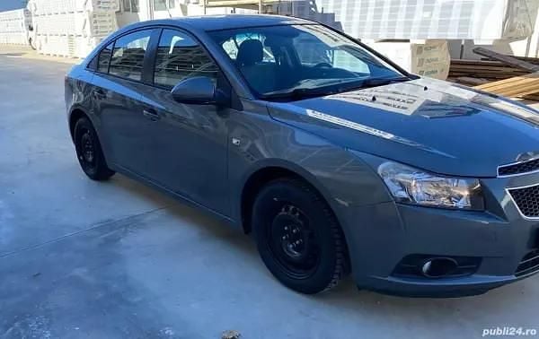 Second-hand Chevrolet Cruze 124 CP (91 kW) 2011 Culoaregri Berlinǎ
