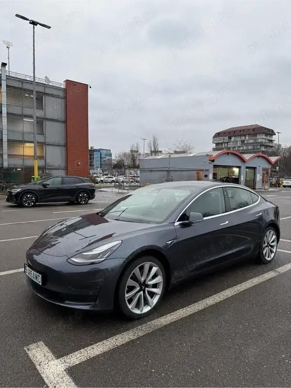 Second-hand Tesla Model 3 353 kW (480 CP) 2019 Berlinǎ