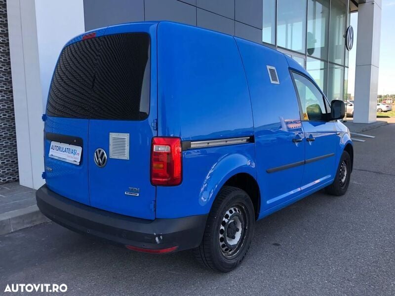 Second-hand VW Caddy 102 CP (75 kW) 2016 Albastru Monovolum