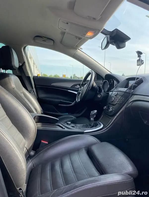 Second-hand Opel Insignia 136 CP (100 kW) 2012 Culoarenegru Hatchback