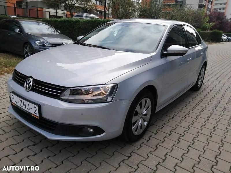 Culoaregri Utilizat 2013 VW Jetta Berlinǎ | 7.650 EUR (Puțin scump) - Imagine 1/4
