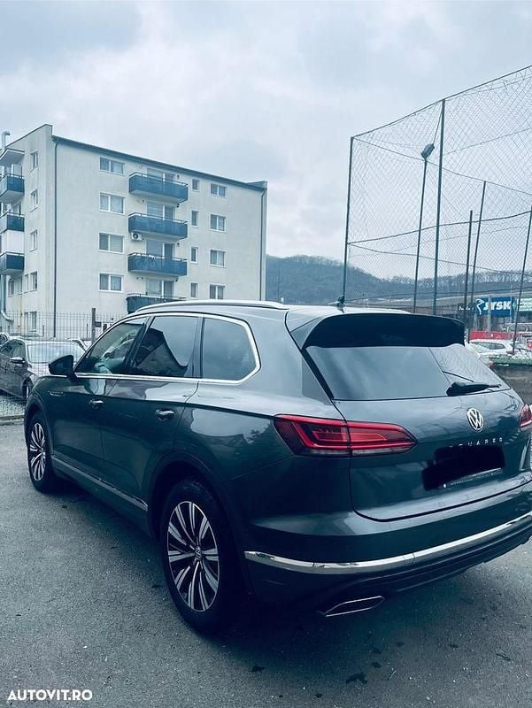 Second-hand VW Touareg Elegance 286 CP (210 kW) 2020 Culoaregri SUV