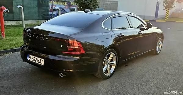 Second-hand Volvo S90 Momentum 200 CP (147 kW) 2017 Maro Berlinǎ