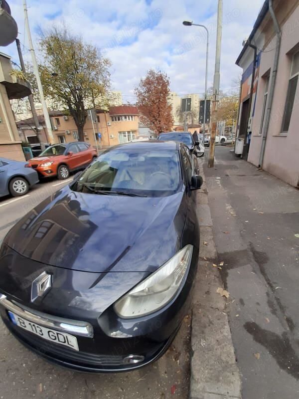 Utilizat 2010 Renault Fluence Berlinǎ | 3.500 EUR (Preț OK) - Imagine 1/3