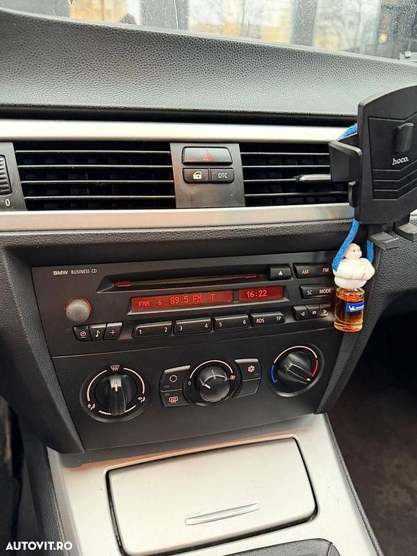 Second-hand BMW 318 122 CP (89 kW) 2007 Culoarenegru Berlinǎ