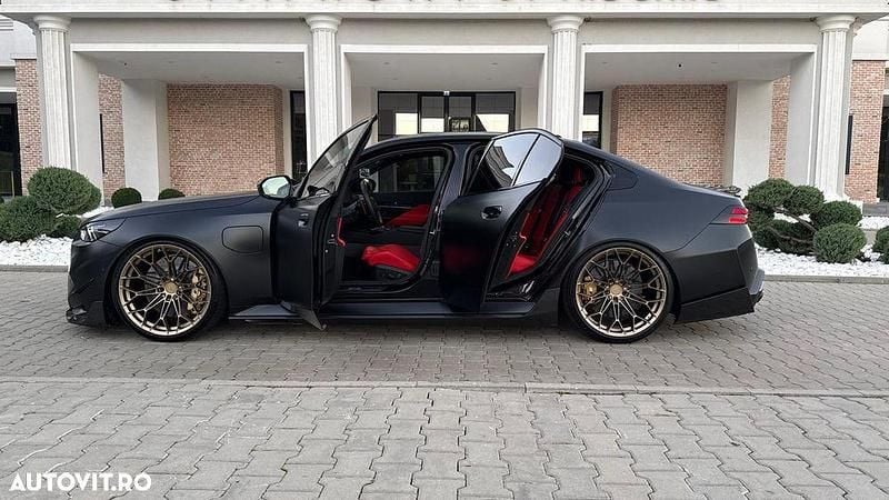Second-hand BMW M5 Comfort Edition 727 CP (534 kW) 2024 Culoarenegru Berlinǎ