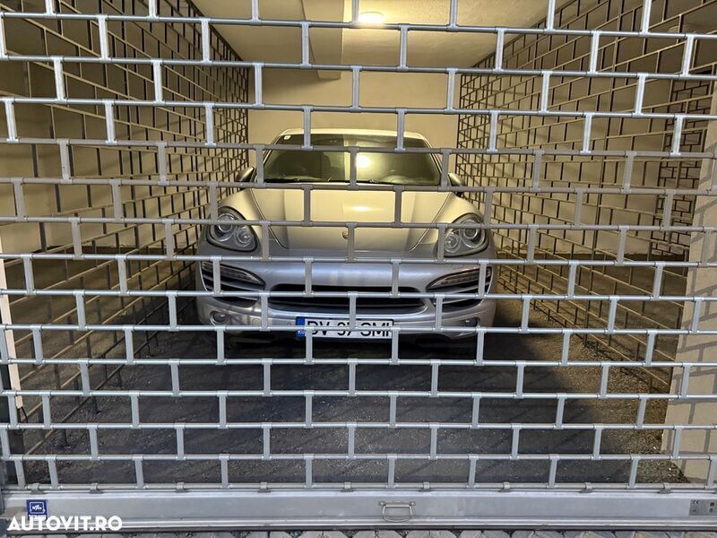 Argint Utilizat 2011 Porsche Cayenne SUV | 16.500 EUR - Imagine 1/4