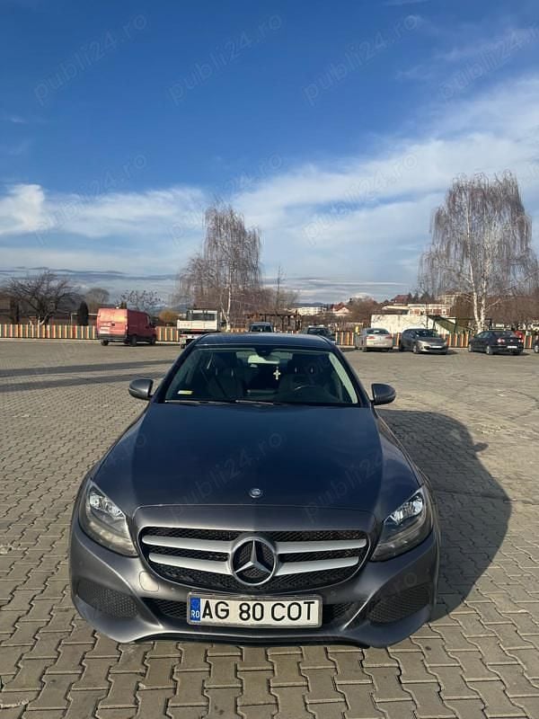 Second-hand Mercedes C180 120 CP (88 kW) 2016 Berlinǎ