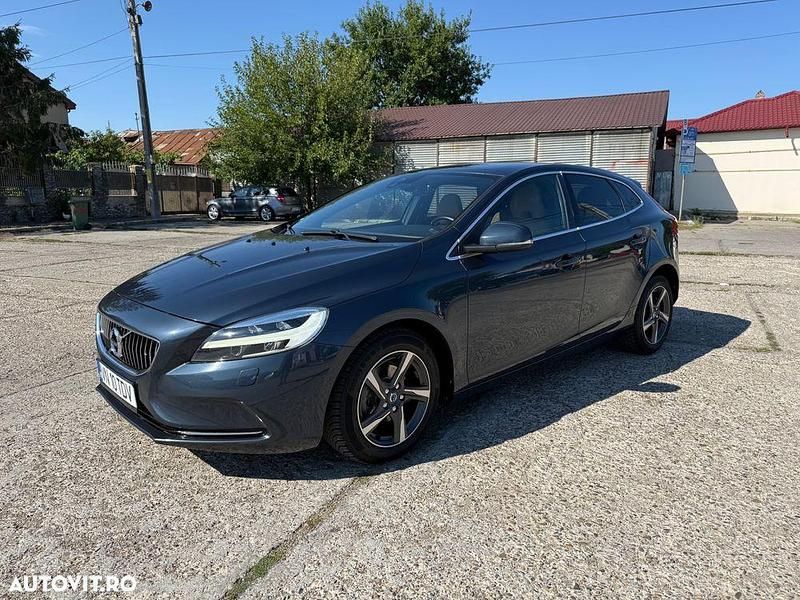 Albastru Utilizat 2017 Volvo V40 Inscription Break | 9.600 EUR (Preț OK) - Imagine 1/4
