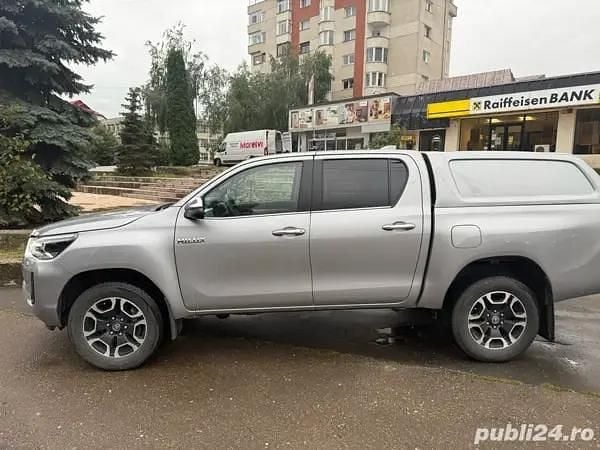 Second-hand Toyota HiLux 170 CP (125 kW) 2024 Pickup