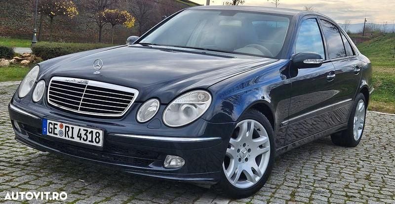 Culoarenegru Utilizat 2004 Mercedes E220 Avantgarde Berlinǎ | 5.450 EUR (Preț OK) - Imagine 1/4