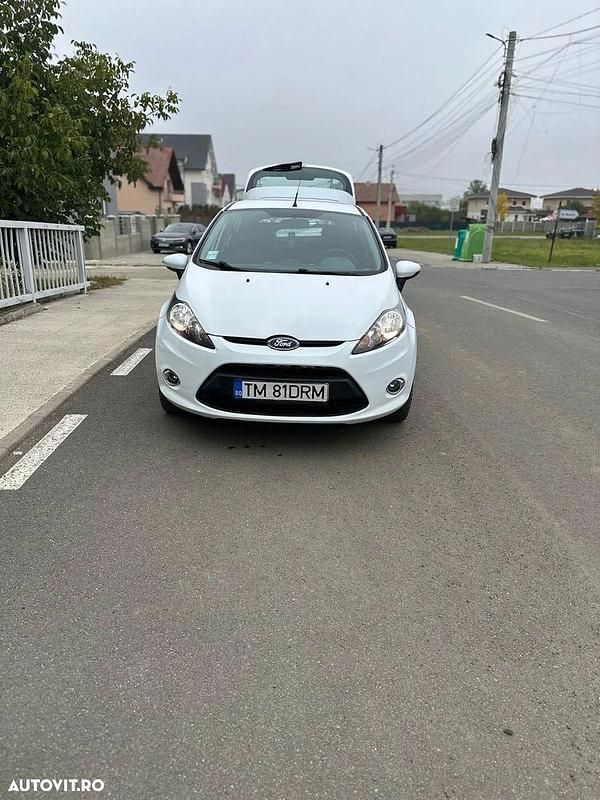 Culoarealb Utilizat 2011 Ford Fiesta Hatchback | 3.000 EUR (Preț OK) - Imagine 1/4