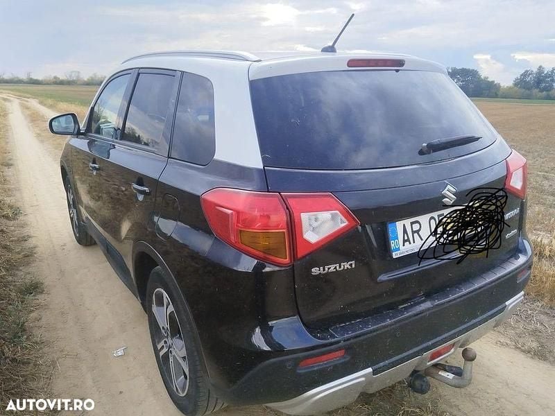 Culoarenegru Utilizat 2017 Suzuki Vitara SUV | 10.500 EUR (Preț bun) - Imagine 1/4