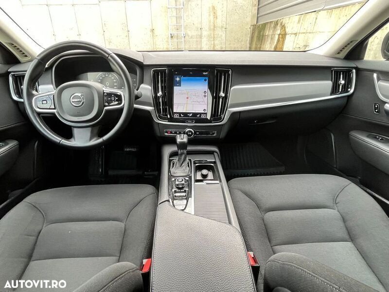 Second-hand Volvo S90 Momentum 190 CP (139 kW) 2018 Negru Berlinǎ