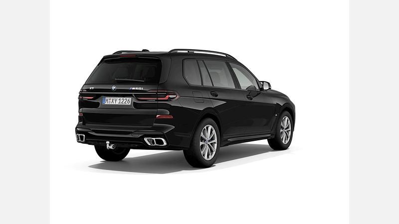 Second-hand BMW X7 M Sport 530 CP (389 kW) 2025 Black sapphire metallic metalizat SUV