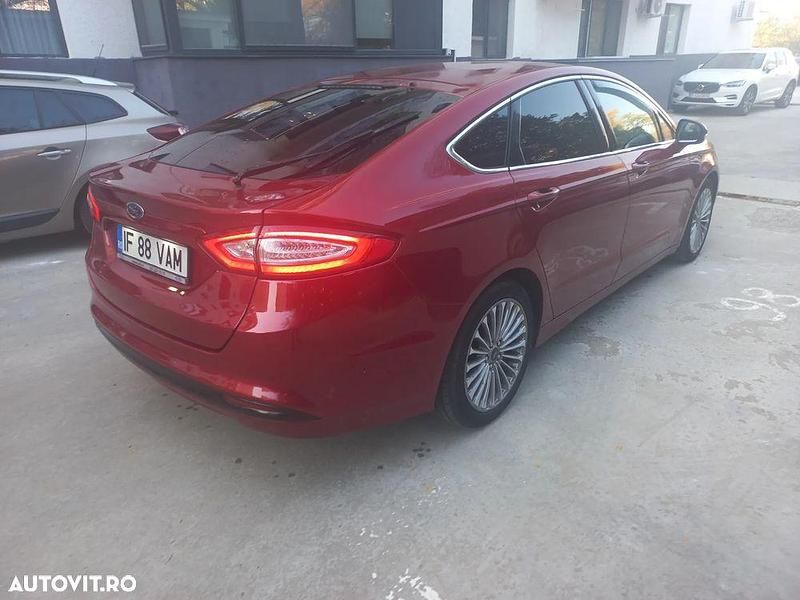 Second-hand Ford Mondeo Titanium 150 CP (110 kW) 2015 Culoarerosu Berlinǎ