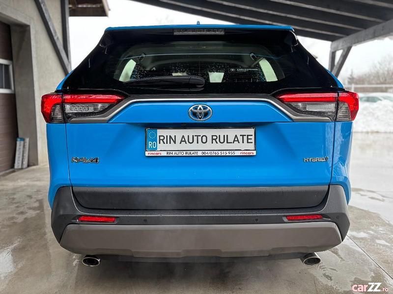 Second-hand Toyota RAV4 Hybrid 218 CP (160 kW) 2020 Culoarealbastru SUV