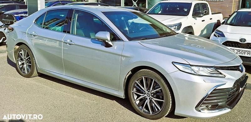 Culoareargint Utilizat 2021 Toyota Camry Berlinǎ | 29.900 EUR (Preț OK) - Imagine 1/4