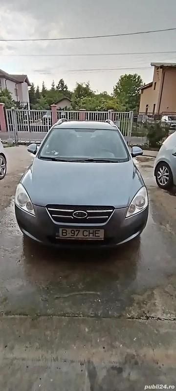 Albastru Utilizat 2010 Kia Ceed Break | 2.850 EUR (Preț bun) - Imagine 1/4