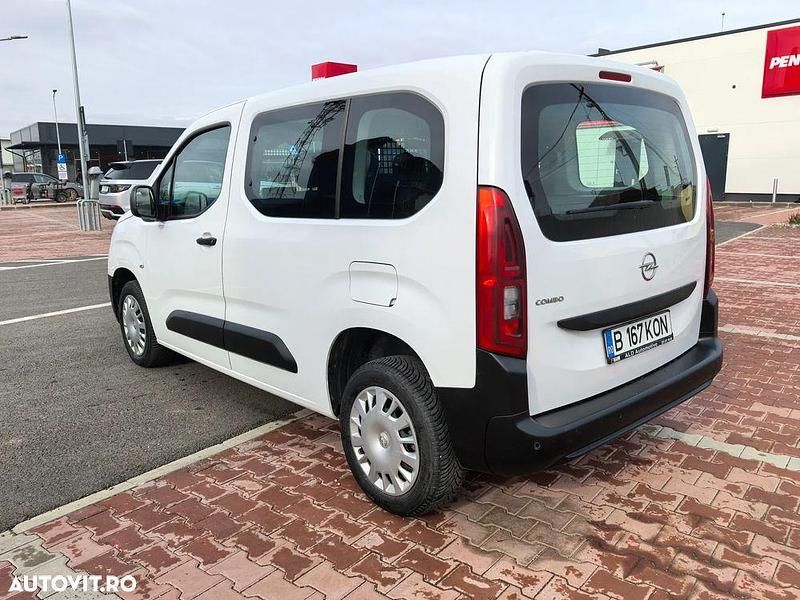 Second-hand Opel Combo 100 CP (73 kW) 2022 Culoarealb Van