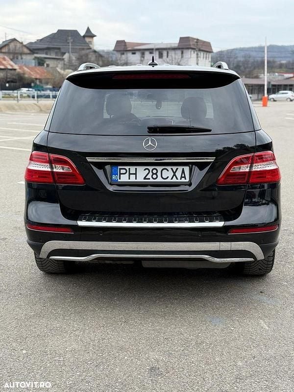 Second-hand Mercedes ML350 258 CP (189 kW) 2012 Culoarenegru SUV