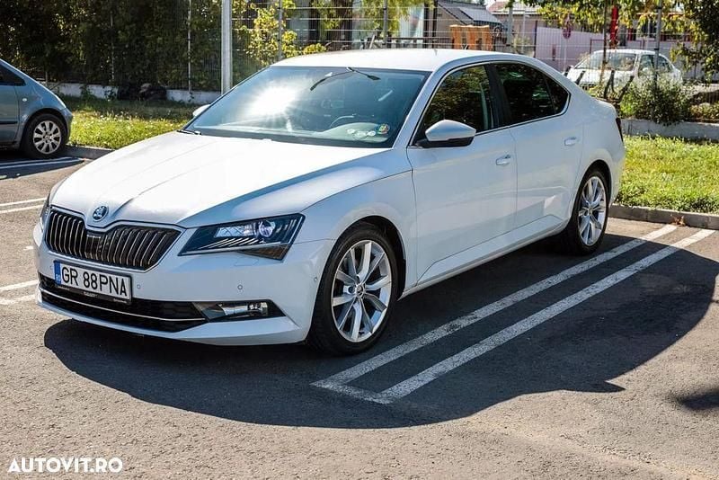 Culoarealb Utilizat 2016 Skoda Superb Berlinǎ | 17.500 EUR (Preț OK) - Imagine 1/4