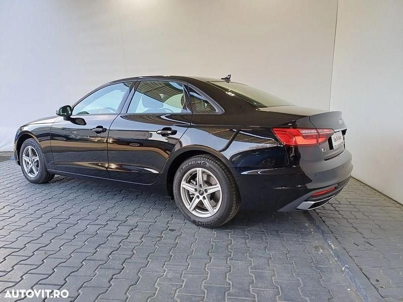 Second-hand Audi A4 Advanced 150 CP (110 kW) 2024 Culoarenegru Berlinǎ