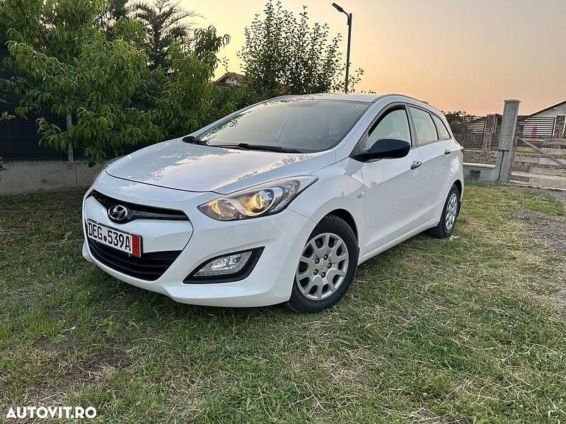 Culoarealb Utilizat 2013 Hyundai i30 Comfort Break | 4.500 EUR (Preț OK) - Imagine 1/4