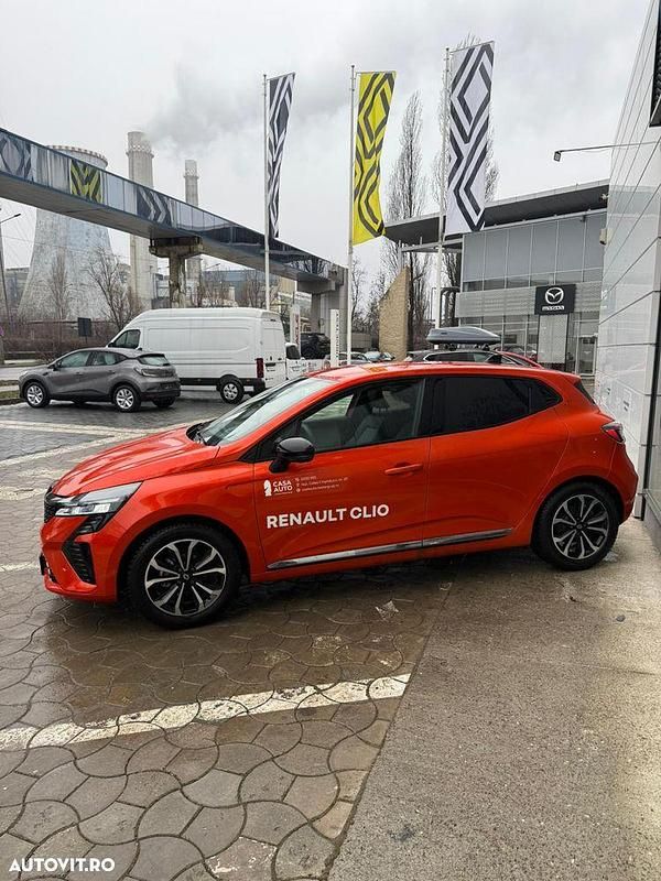 Nouă Renault Clio V 100 CP (73 kW) 2025 Culoareportocaliu