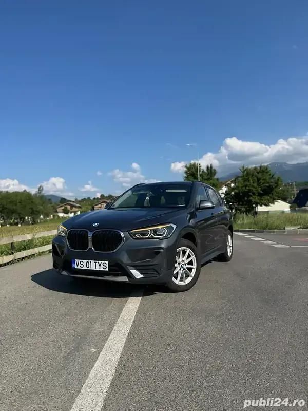 Gri Utilizat 2020 BMW X1 SUV | 16.000 EUR (Super Preț) - Imagine 1/4