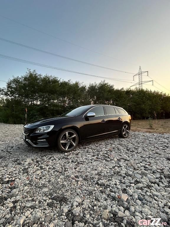 Utilizat 2016 Volvo V60 R-Design Break | 10.000 EUR (Preț OK) - Imagine 1/4