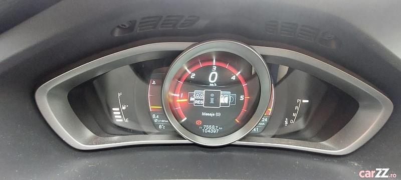 Second-hand Volvo V40 116 CP (85 kW) 2014 Albastru Hatchback