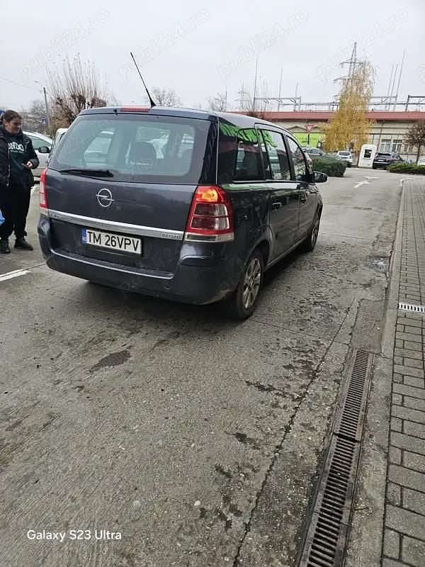 Utilizat 2008 Opel Zafira Break | 1.750 EUR (Preț bun) - Imagine 1/4