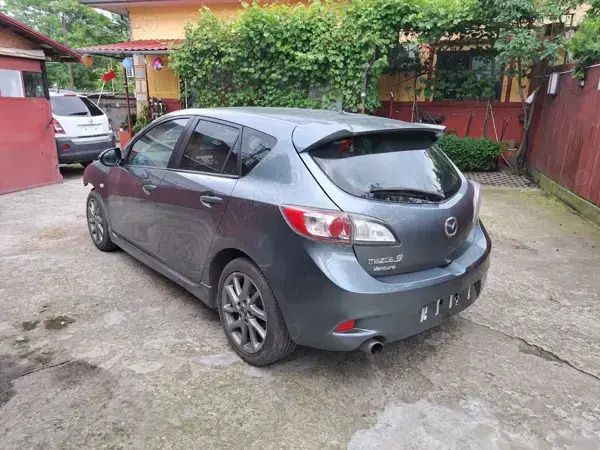 Verde Utilizat 2013 Mazda 3 Hatchback | 1.000 EUR - Imagine 1/4