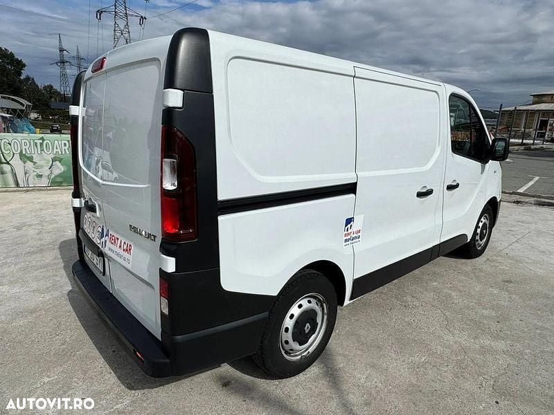 Second-hand Renault Trafic Expression 95 CP (69 kW) 2019 Culoarealb Monovolum