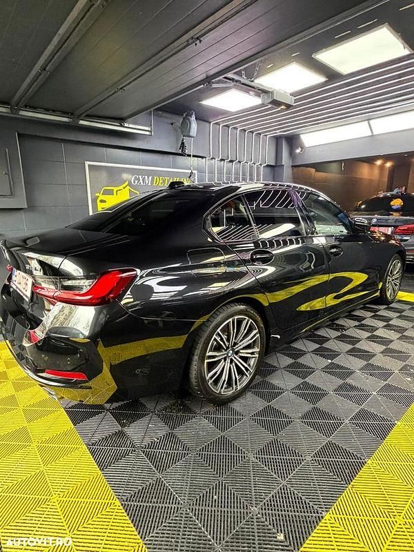 Second-hand BMW 318 Comfort Edition 150 CP (110 kW) 2023 Culoarenegru Berlinǎ